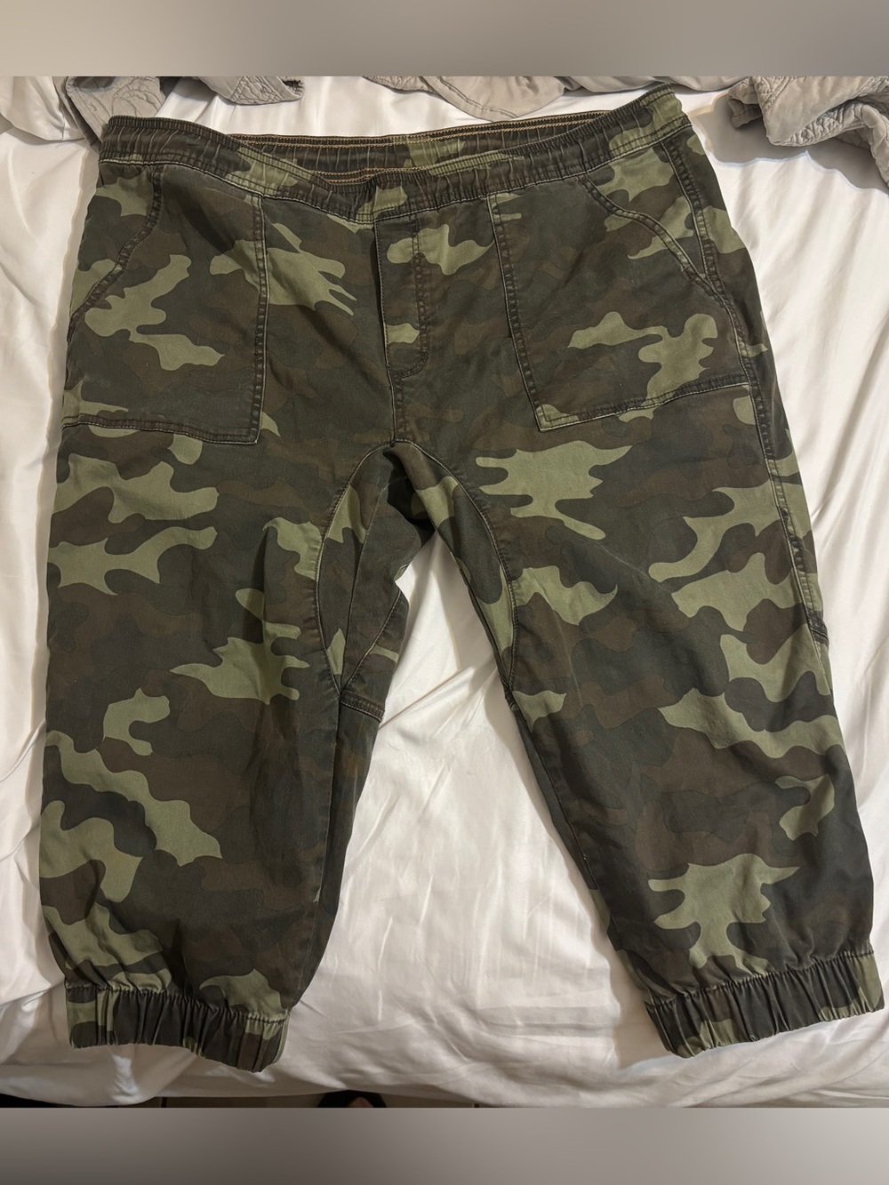 American Rag - Men’s Camouflage Knee Length Joggers Size XL